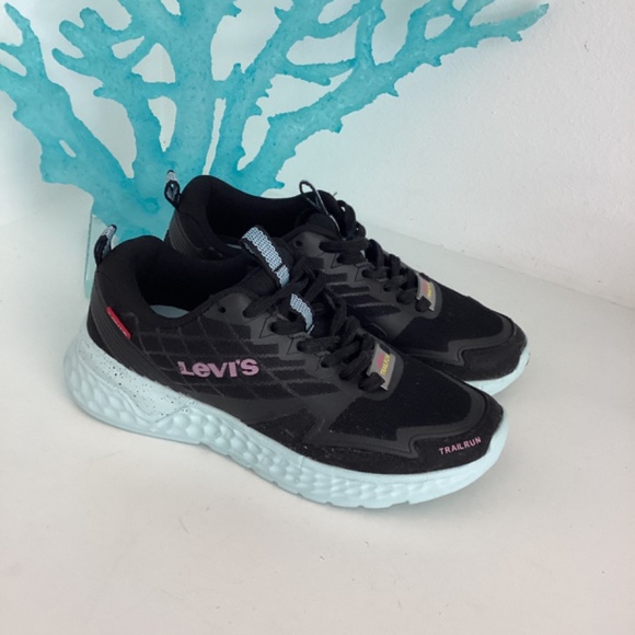 REDUCED NWT LEVI’S Women’s Black and Blue trail running shoes Sz 6.5 - Picture 3 of 11